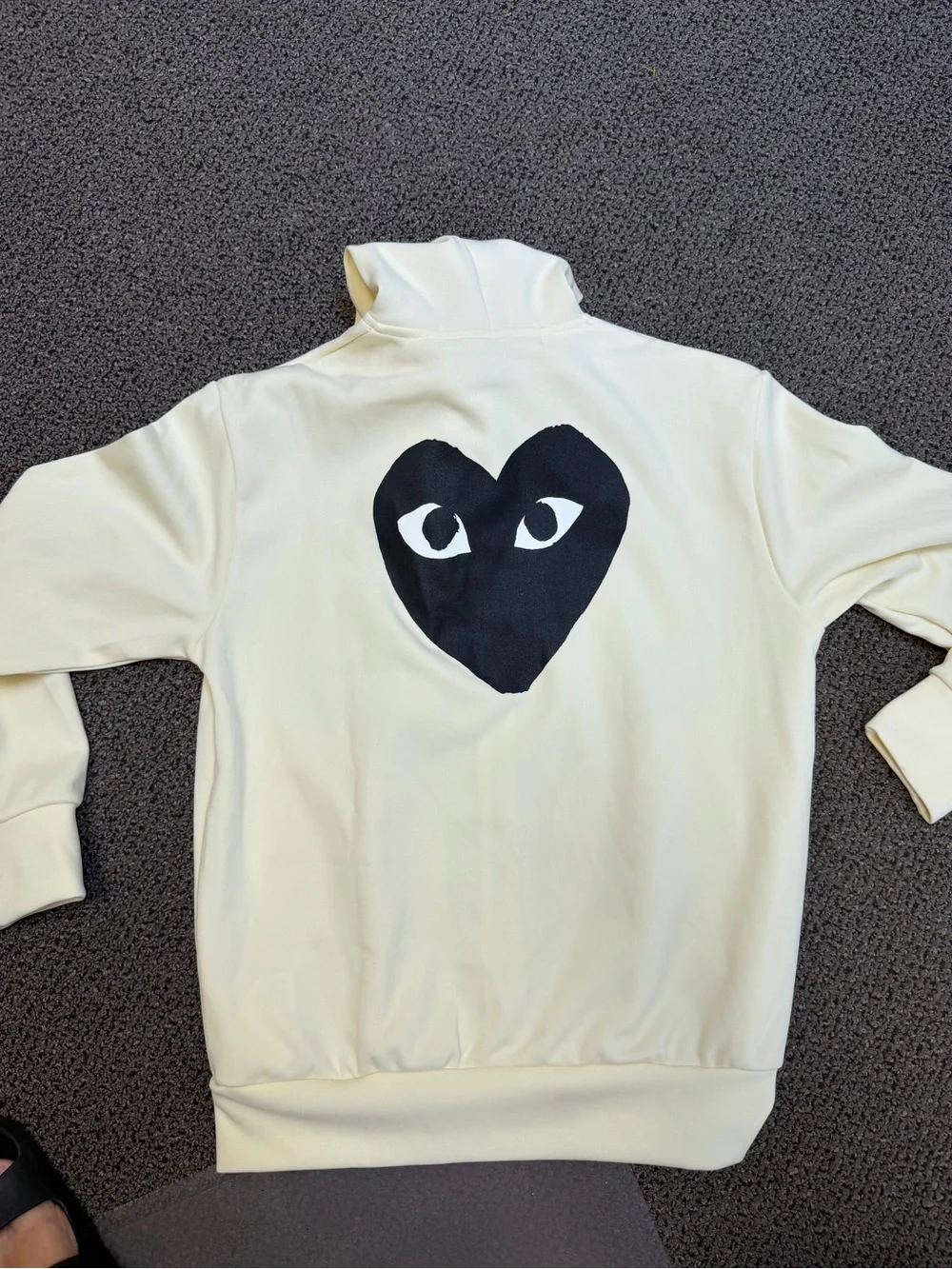 COMME DES GARCONS CDG PLAY BLACK HEART BIG LOGO HOODIE IVORY AZ-T254-051-3